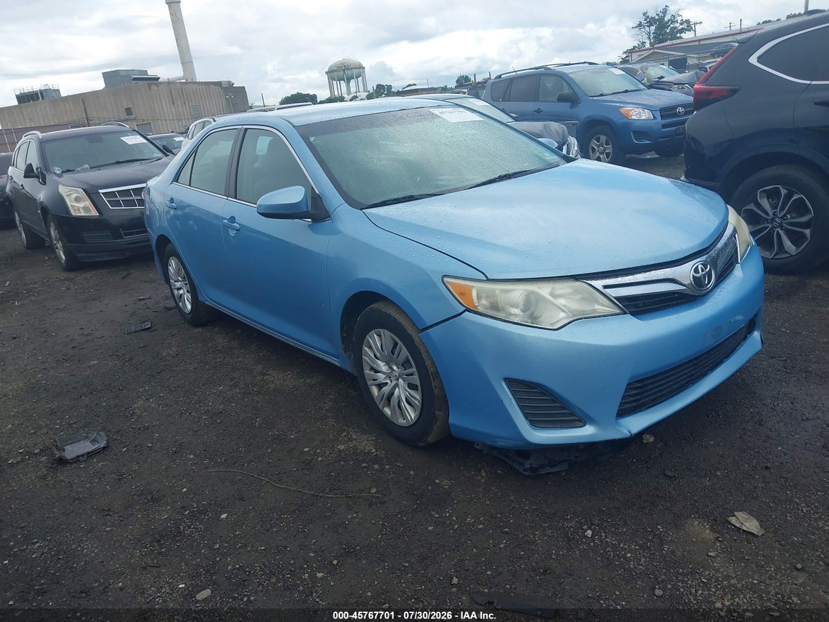 2013 TOYOTA CAMRY LE