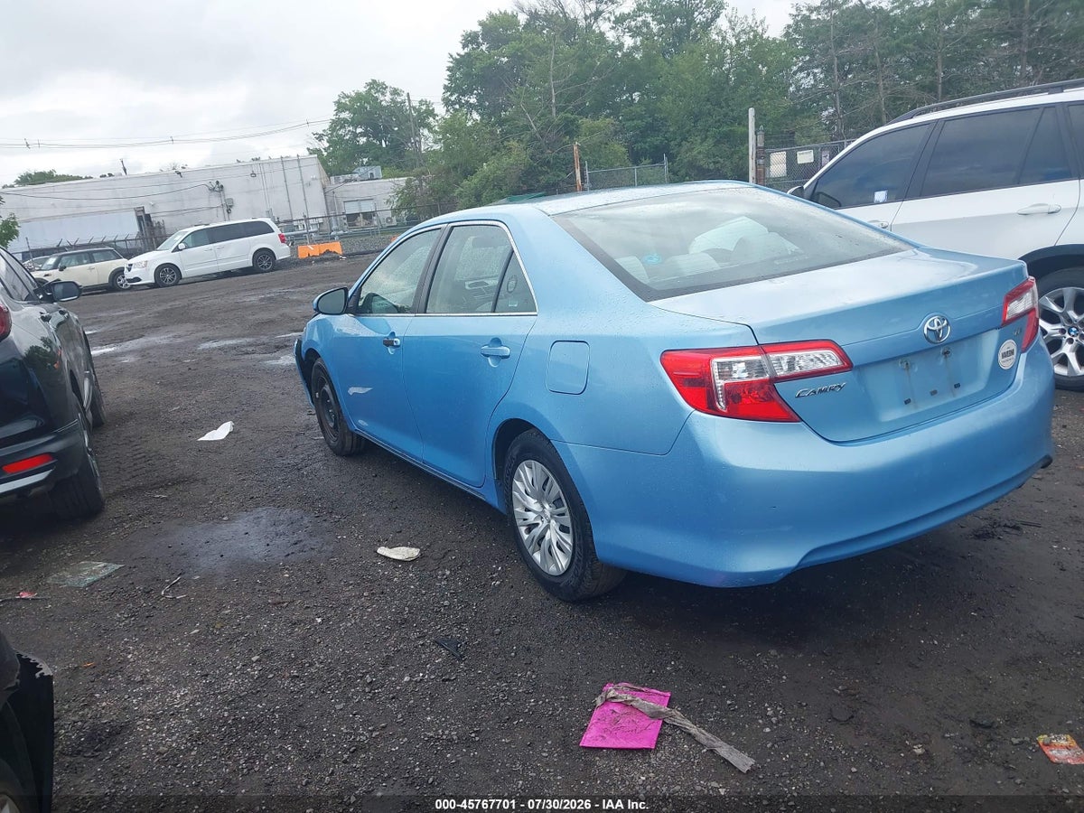 2013 TOYOTA CAMRY LE — снимка 3