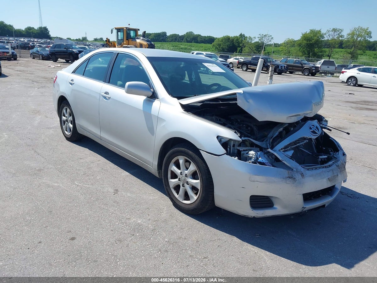 2011 TOYOTA CAMRY LE
