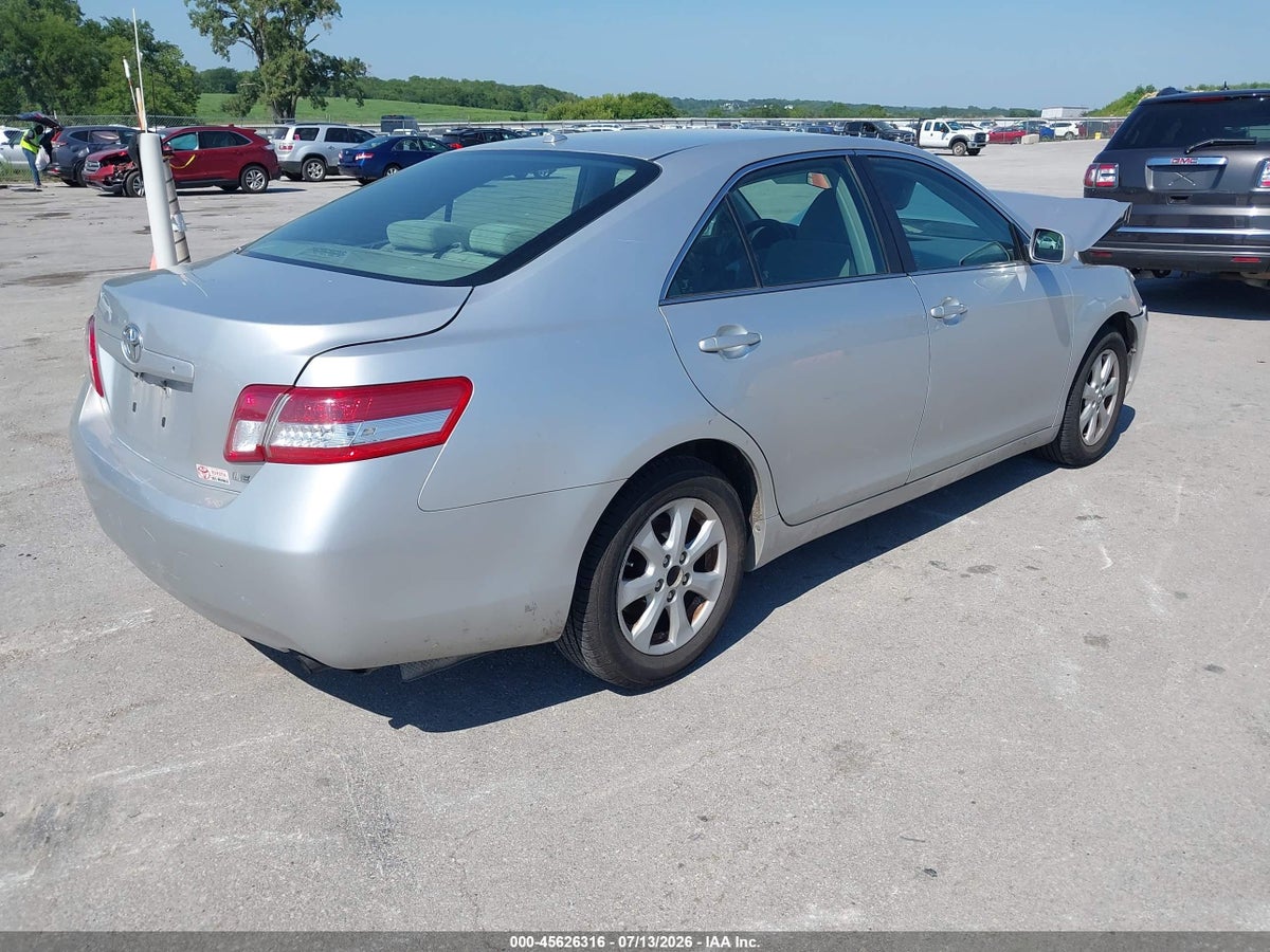 2011 TOYOTA CAMRY LE — снимка 4