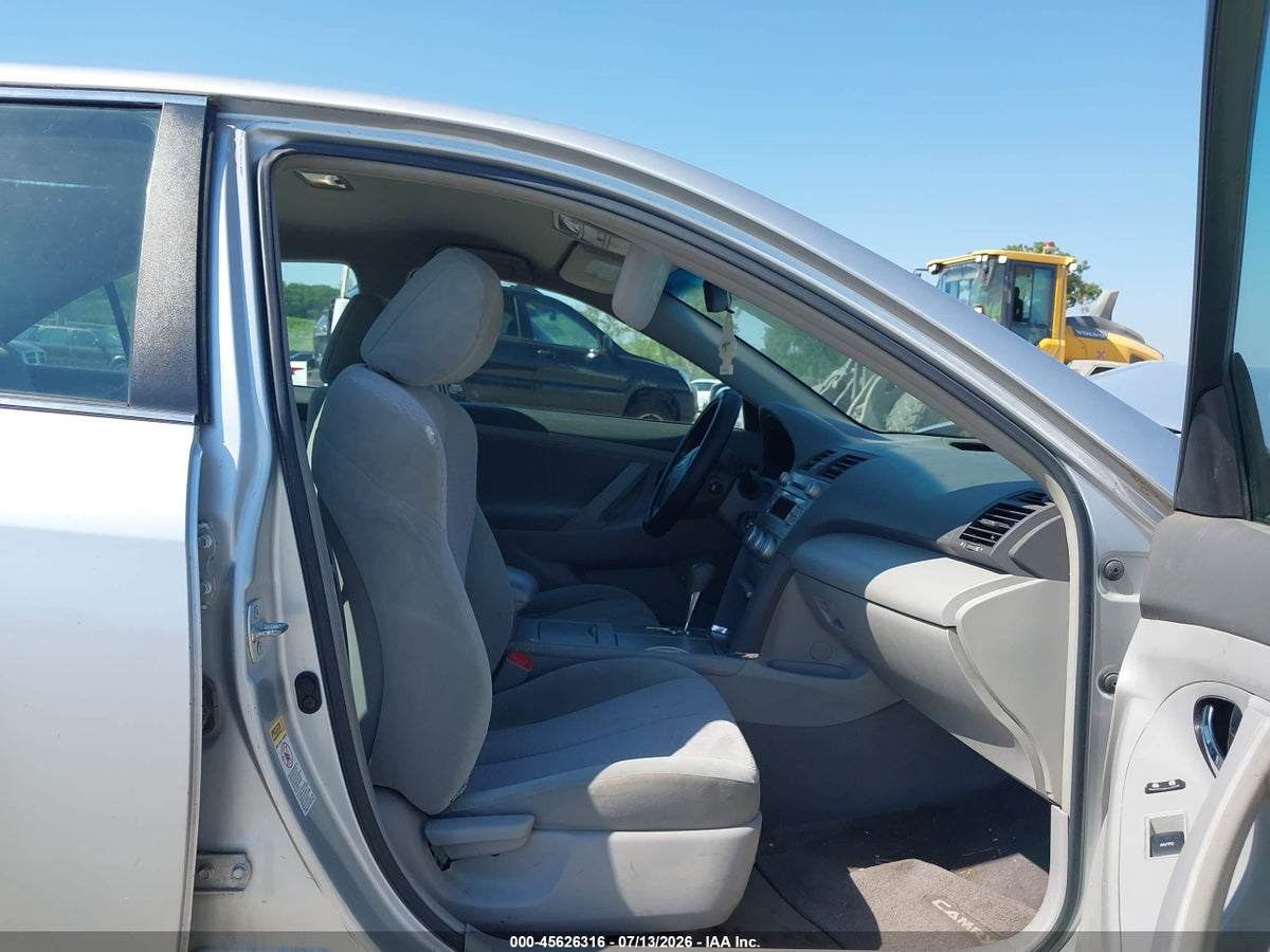 2011 TOYOTA CAMRY LE — снимка 5