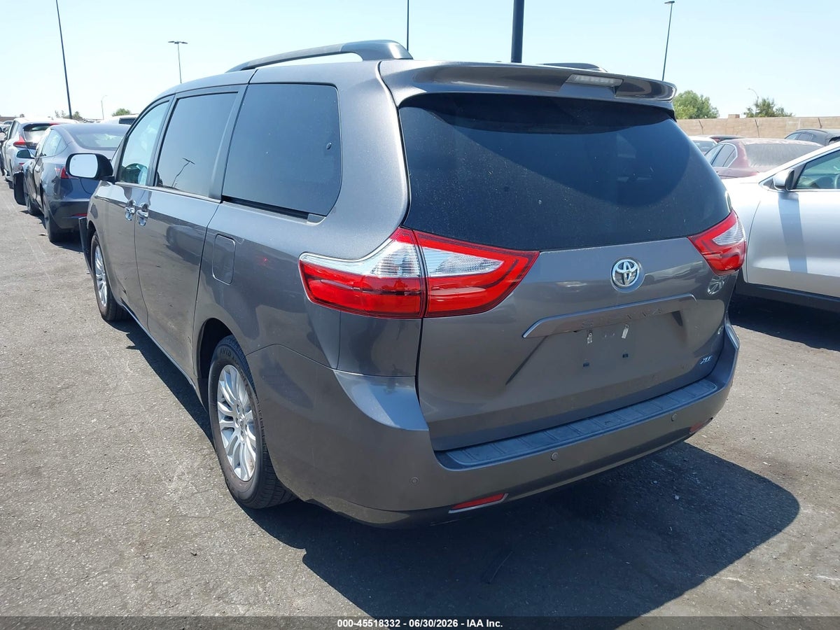 2017 TOYOTA SIENNA XLE 8 PASSENGER — снимка 3