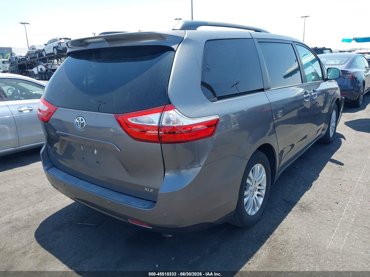 2017 TOYOTA SIENNA XLE 8 PASSENGER — снимка 4