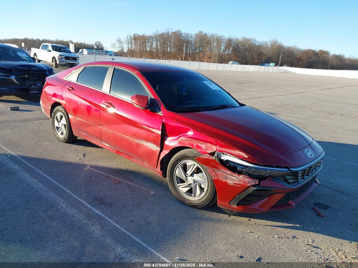2024 HYUNDAI ELANTRA SE