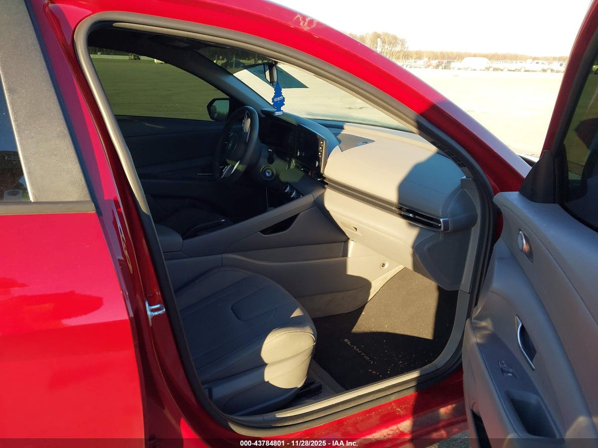 2024 HYUNDAI ELANTRA SE — снимка 5