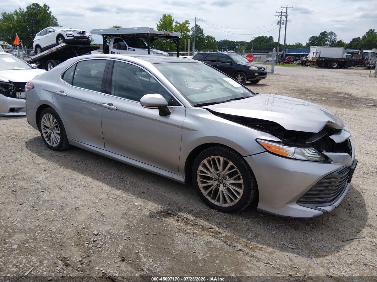 2019 TOYOTA CAMRY XLE
