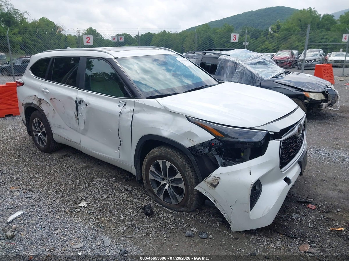 2023 TOYOTA HIGHLANDER XLE