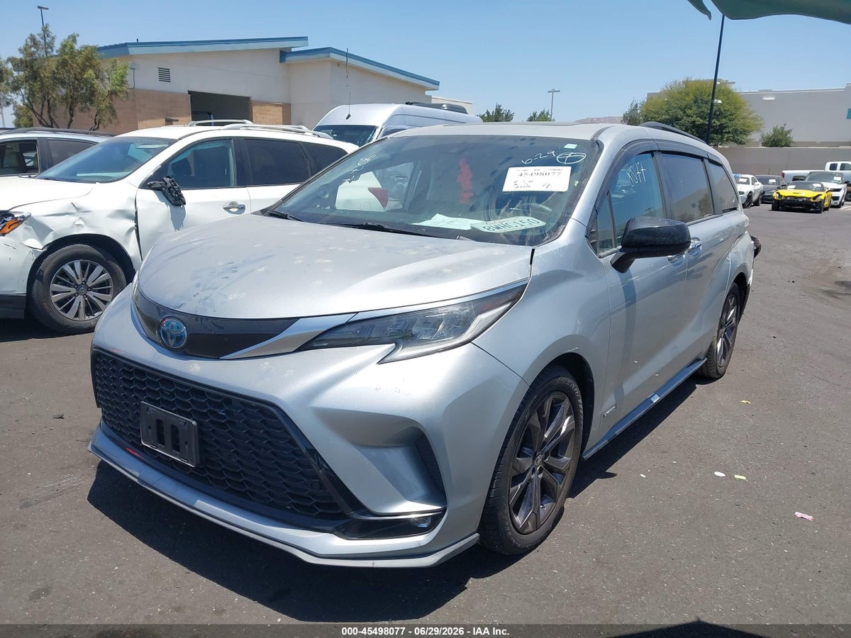 2021 TOYOTA SIENNA XSE — снимка 2