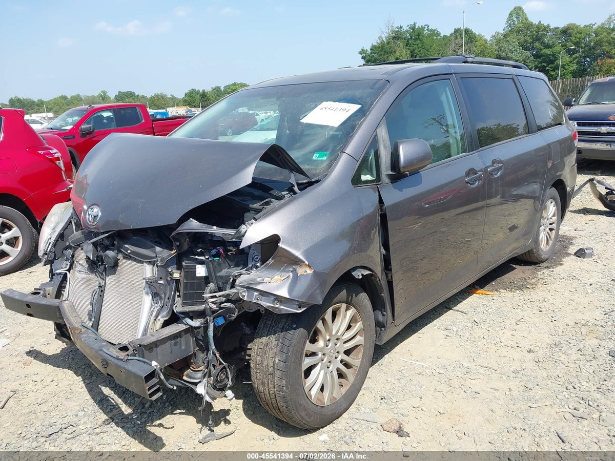 2012 TOYOTA SIENNA XLE V6 8 PASSENGER — снимка 2