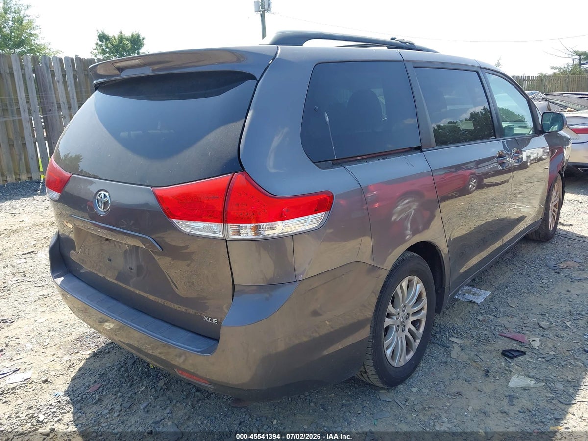 2012 TOYOTA SIENNA XLE V6 8 PASSENGER — снимка 4