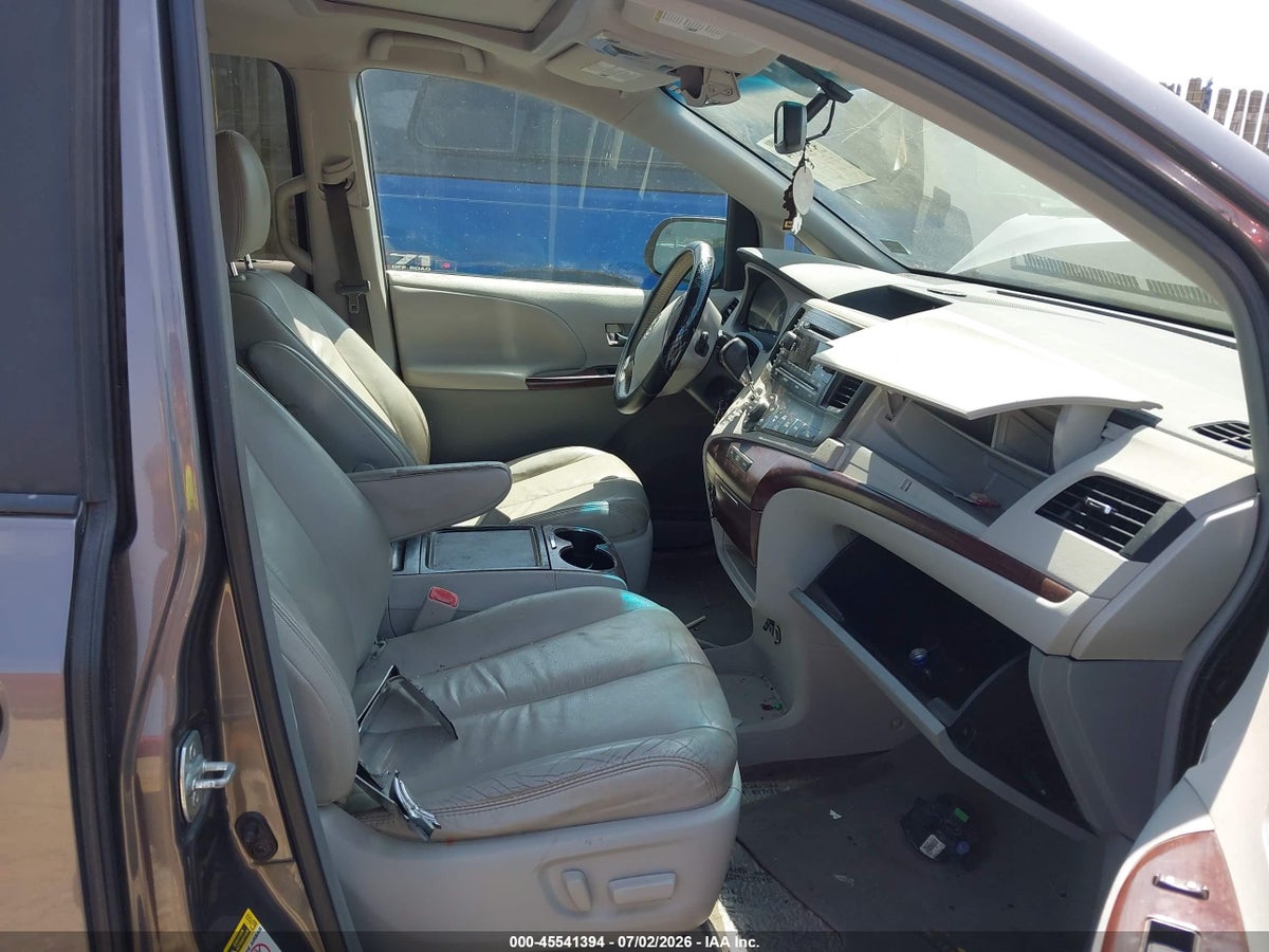 2012 TOYOTA SIENNA XLE V6 8 PASSENGER — снимка 5