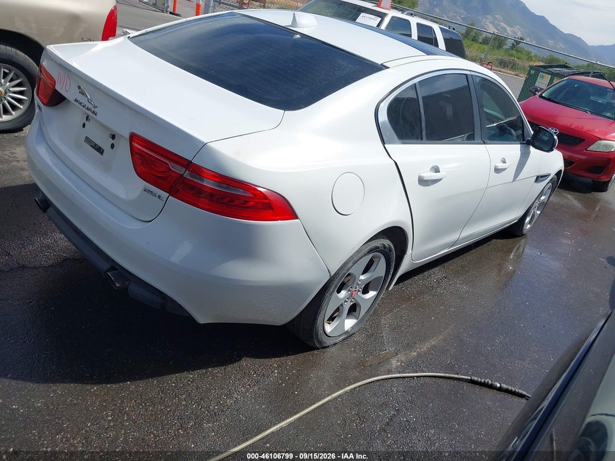 2017 JAGUAR XE 25T — снимка 4