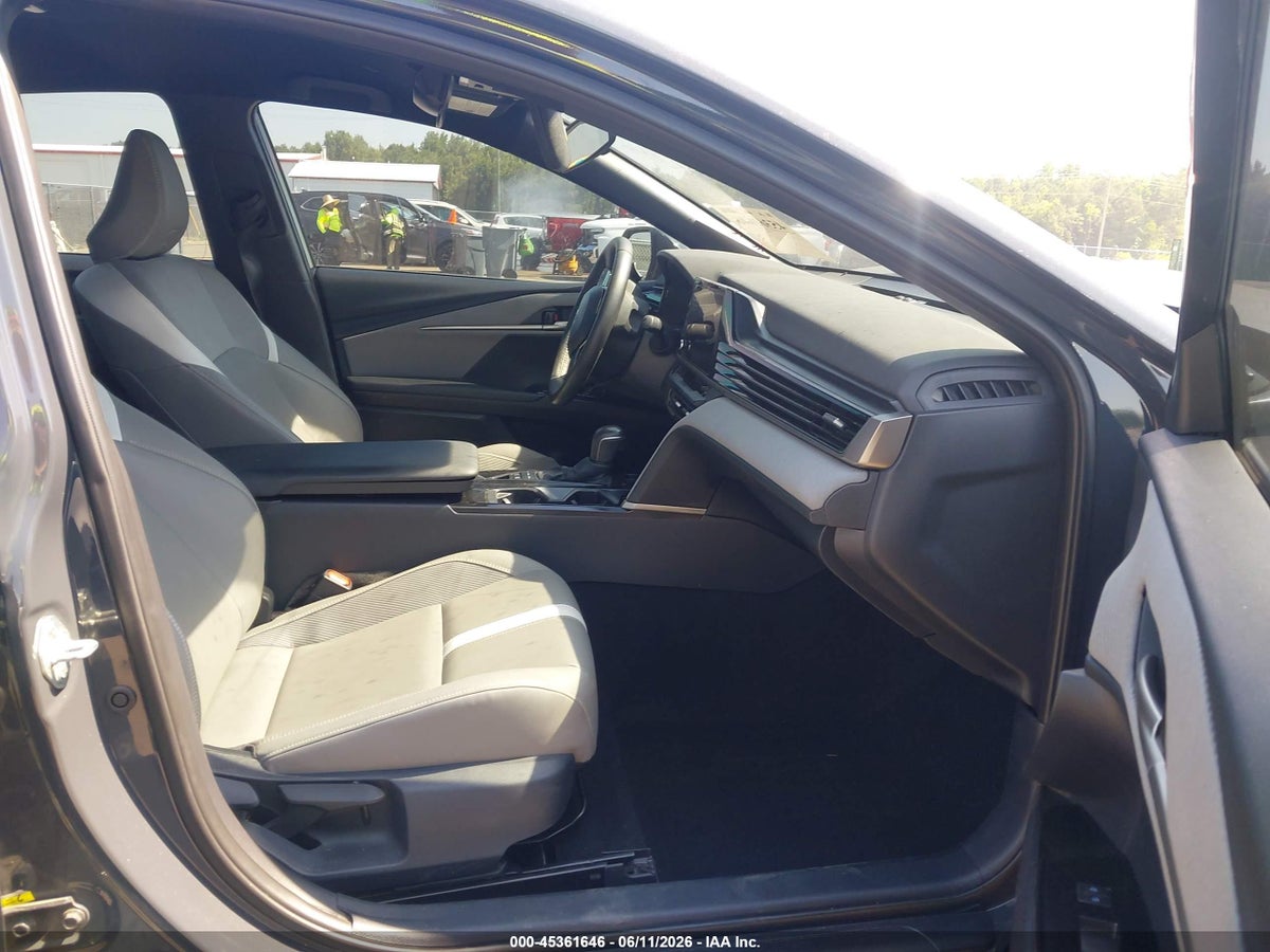 2025 TOYOTA CAMRY SE — снимка 5