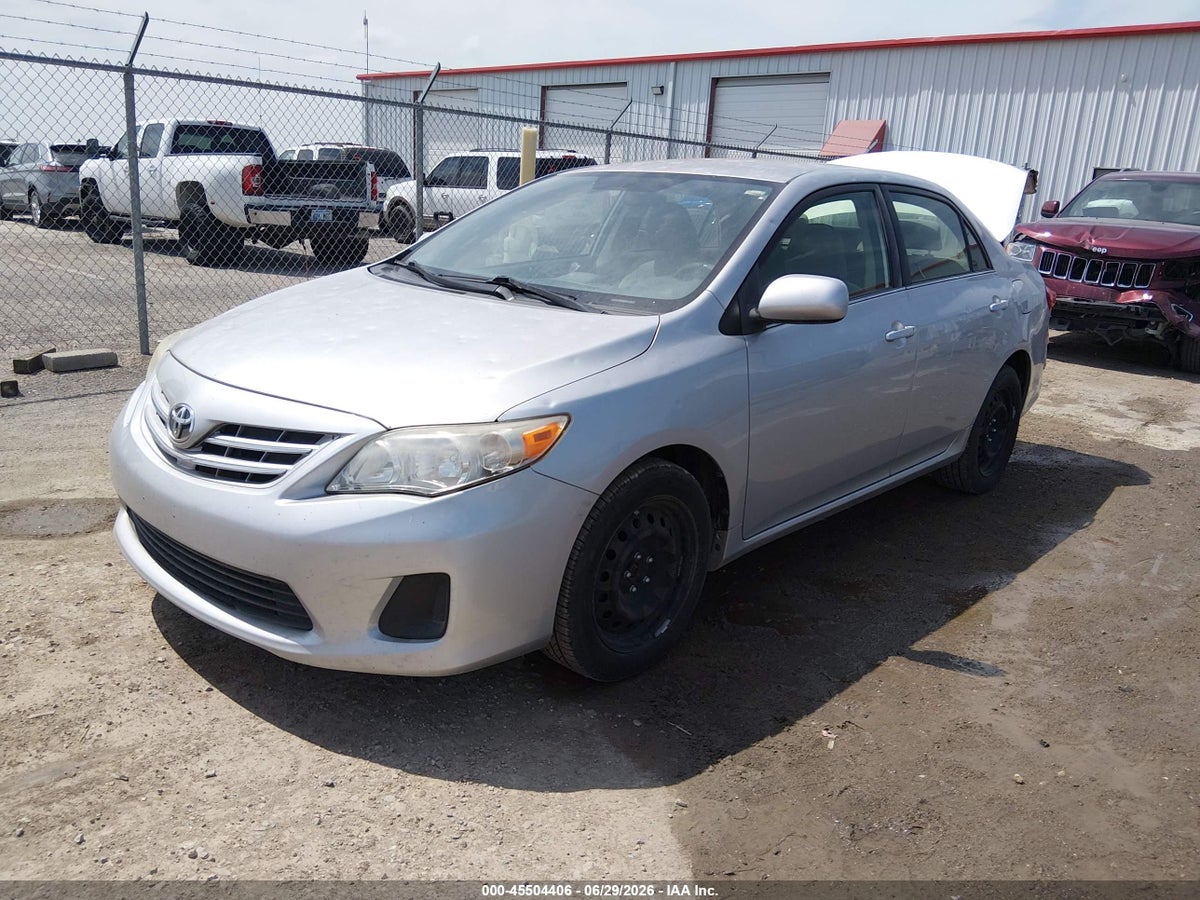 2013 TOYOTA COROLLA LE — снимка 2