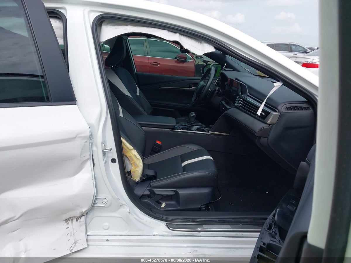 2026 TOYOTA CAMRY SE — снимка 5