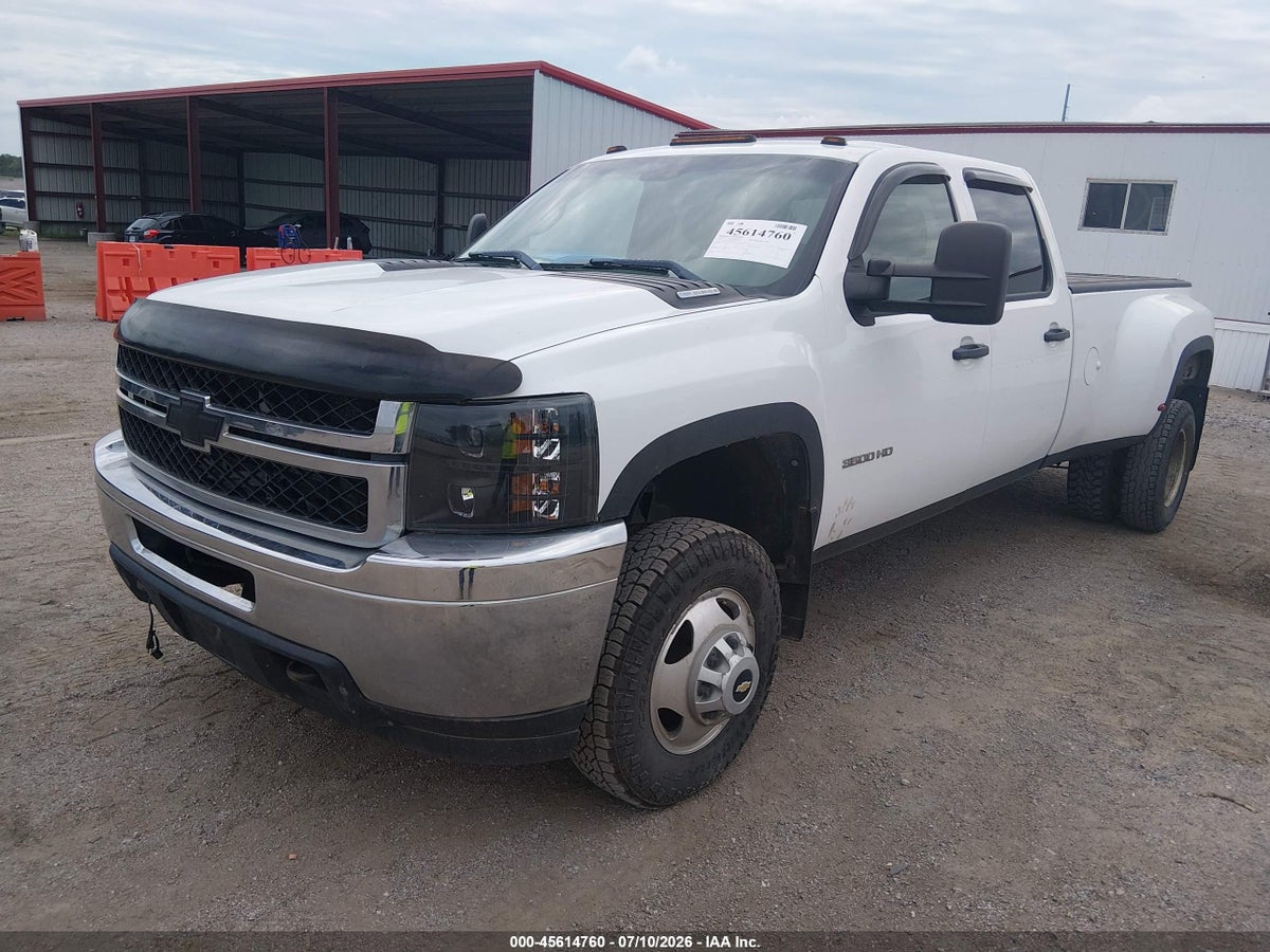2011 CHEVROLET SILVERADO 3500HD WORK TRUCK — снимка 2