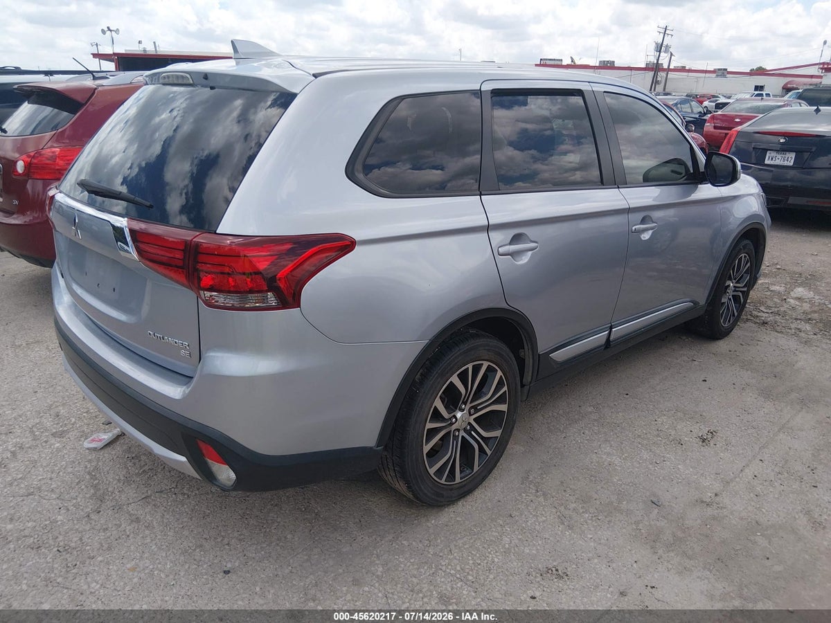 2017 MITSUBISHI OUTLANDER SE/SEL — снимка 4