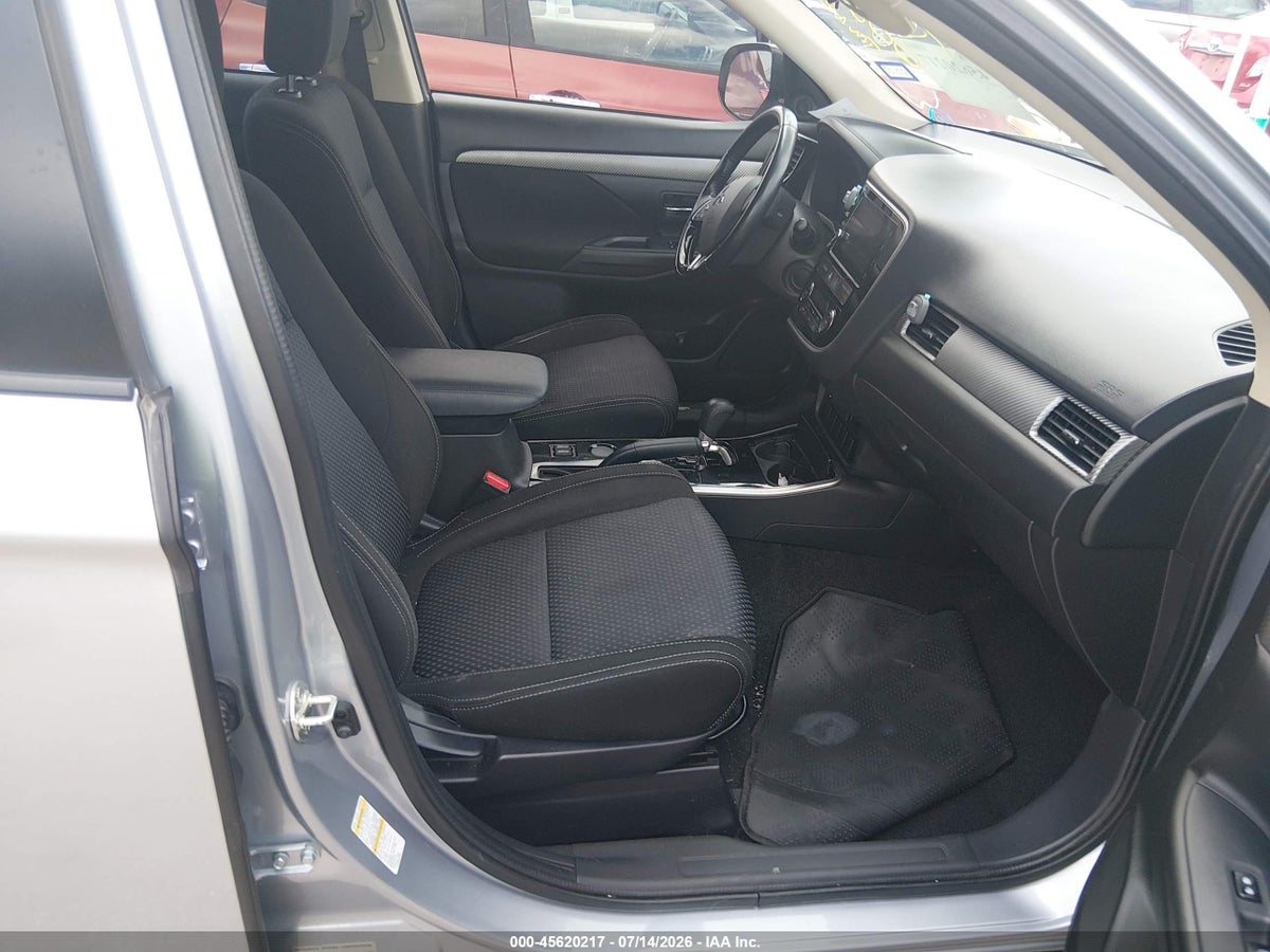 2017 MITSUBISHI OUTLANDER SE/SEL — снимка 5