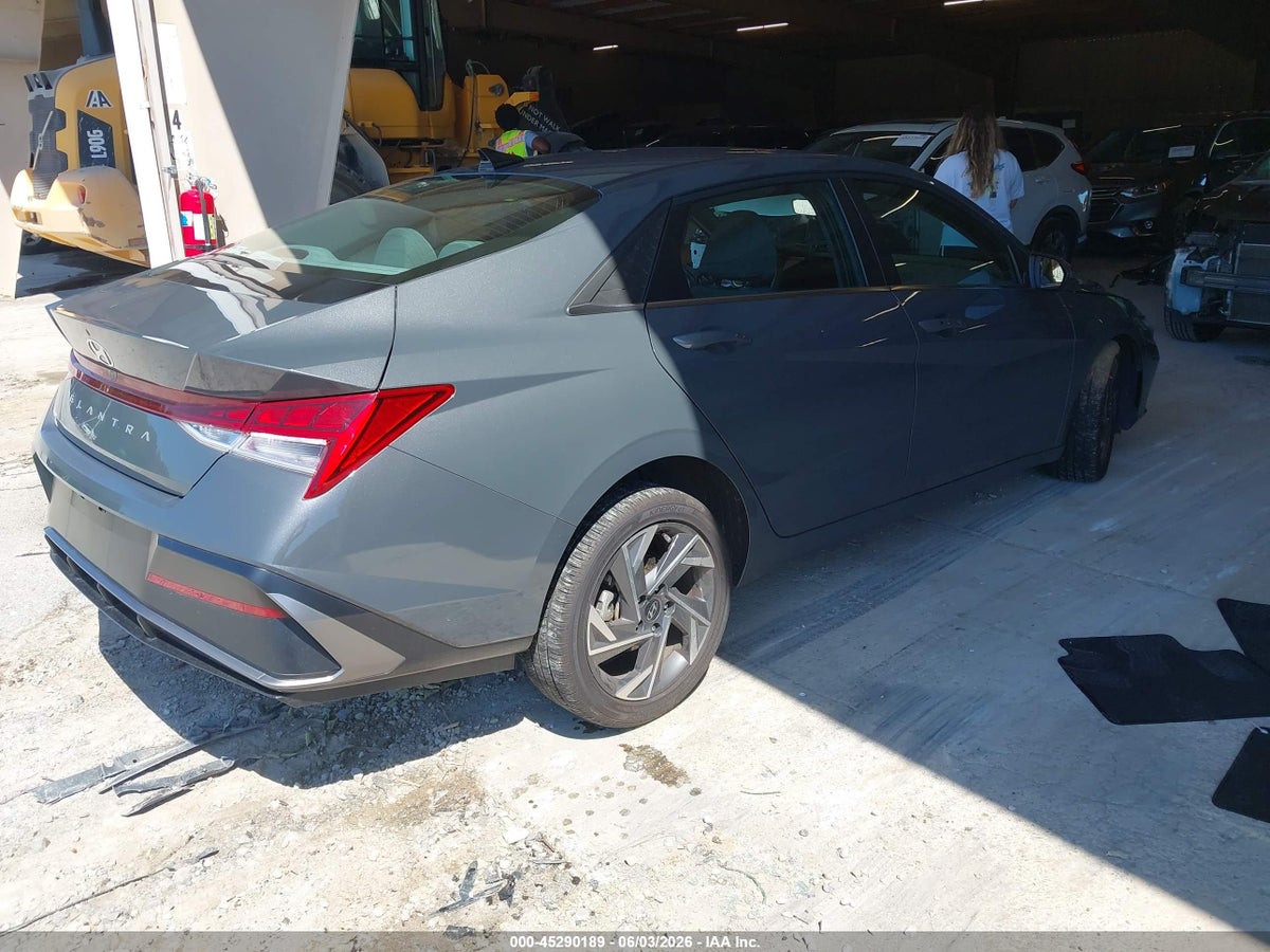 2025 HYUNDAI ELANTRA SEL CONVENIENCE — снимка 4