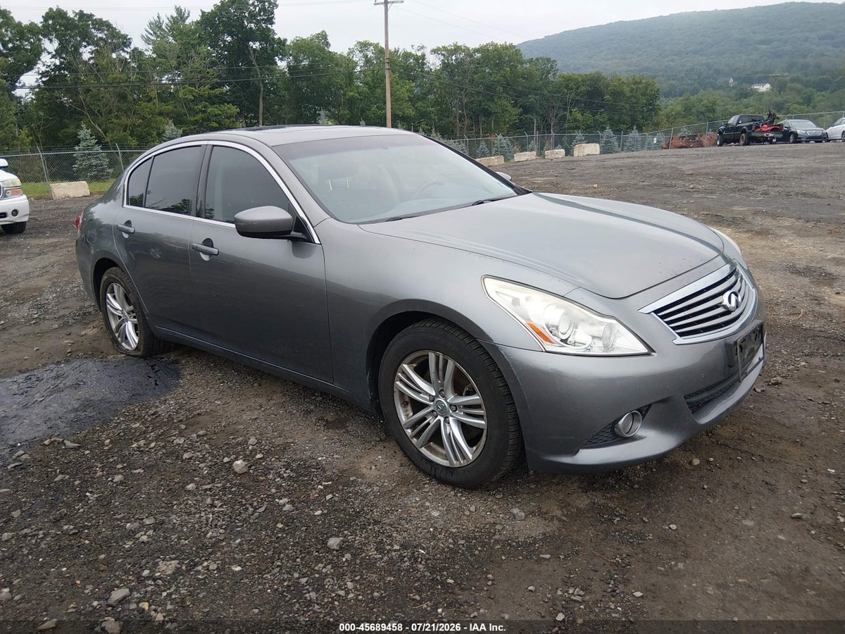 2013 INFINITI G37X