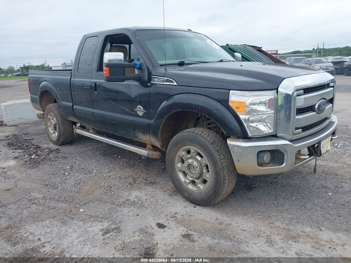 2015 FORD F-350 LARIAT