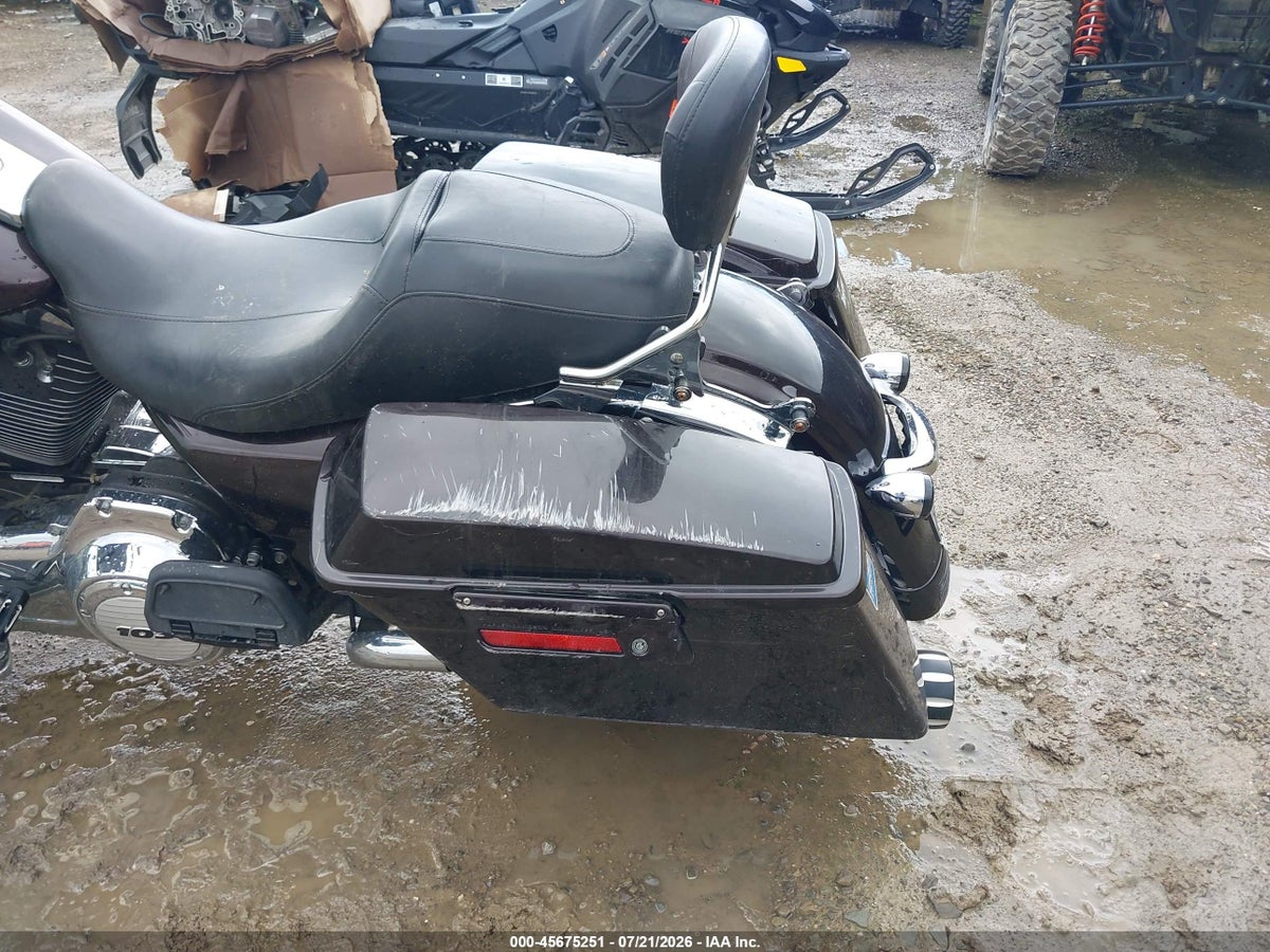 2011 HARLEY-DAVIDSON FLHX — снимка 3