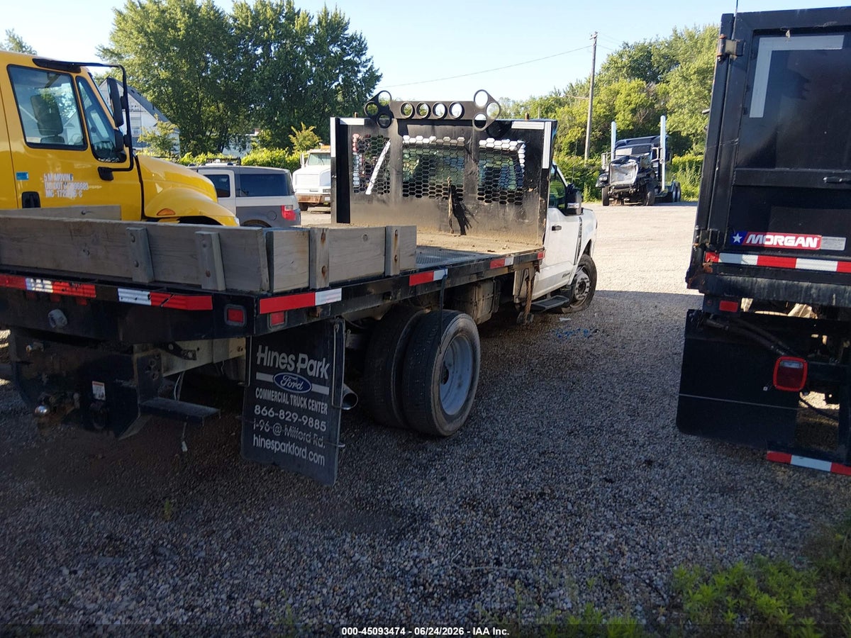 2023 FORD F-550 CHASSIS XL — photo 4