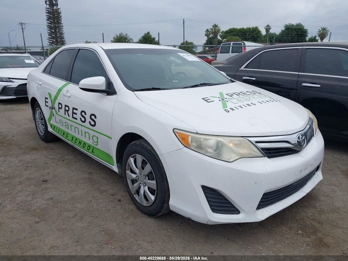 2014 TOYOTA CAMRY LE