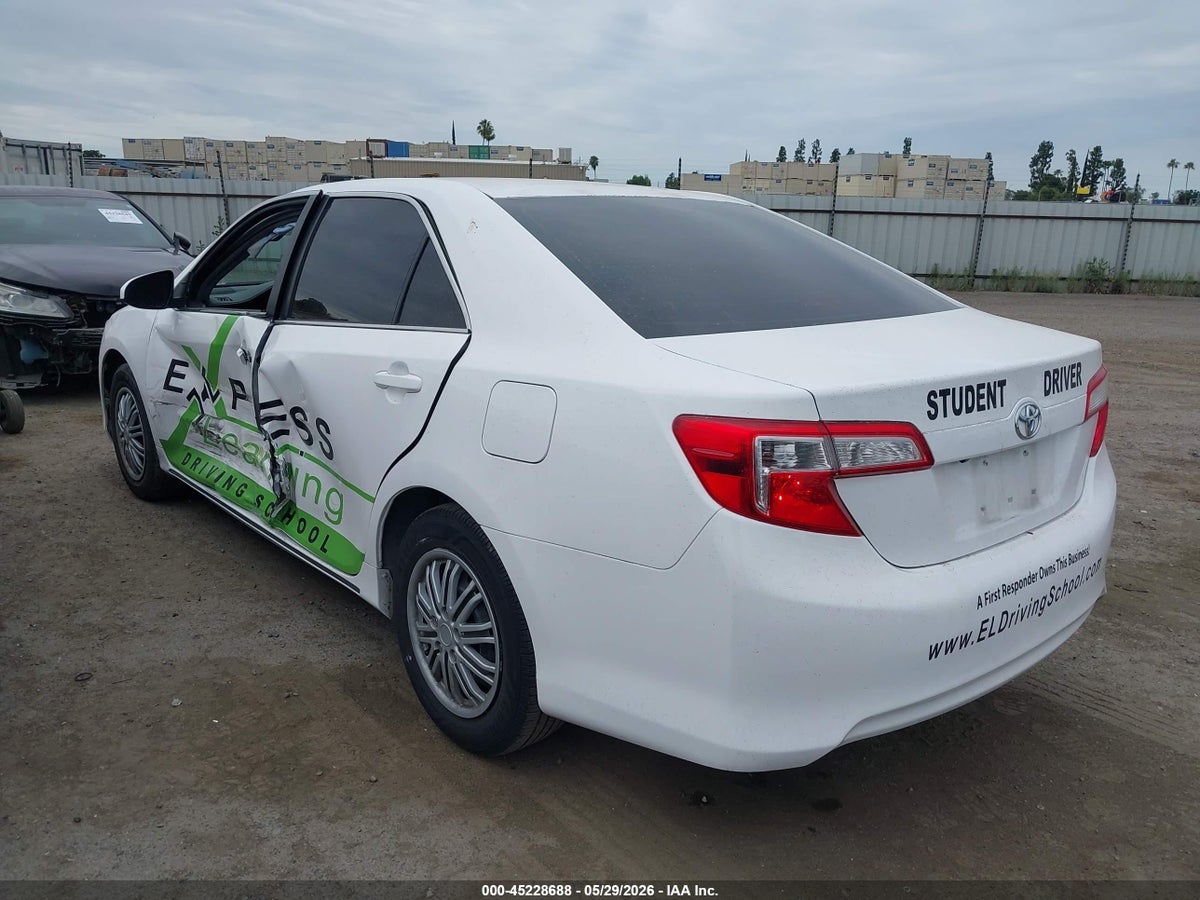 2014 TOYOTA CAMRY LE — снимка 3