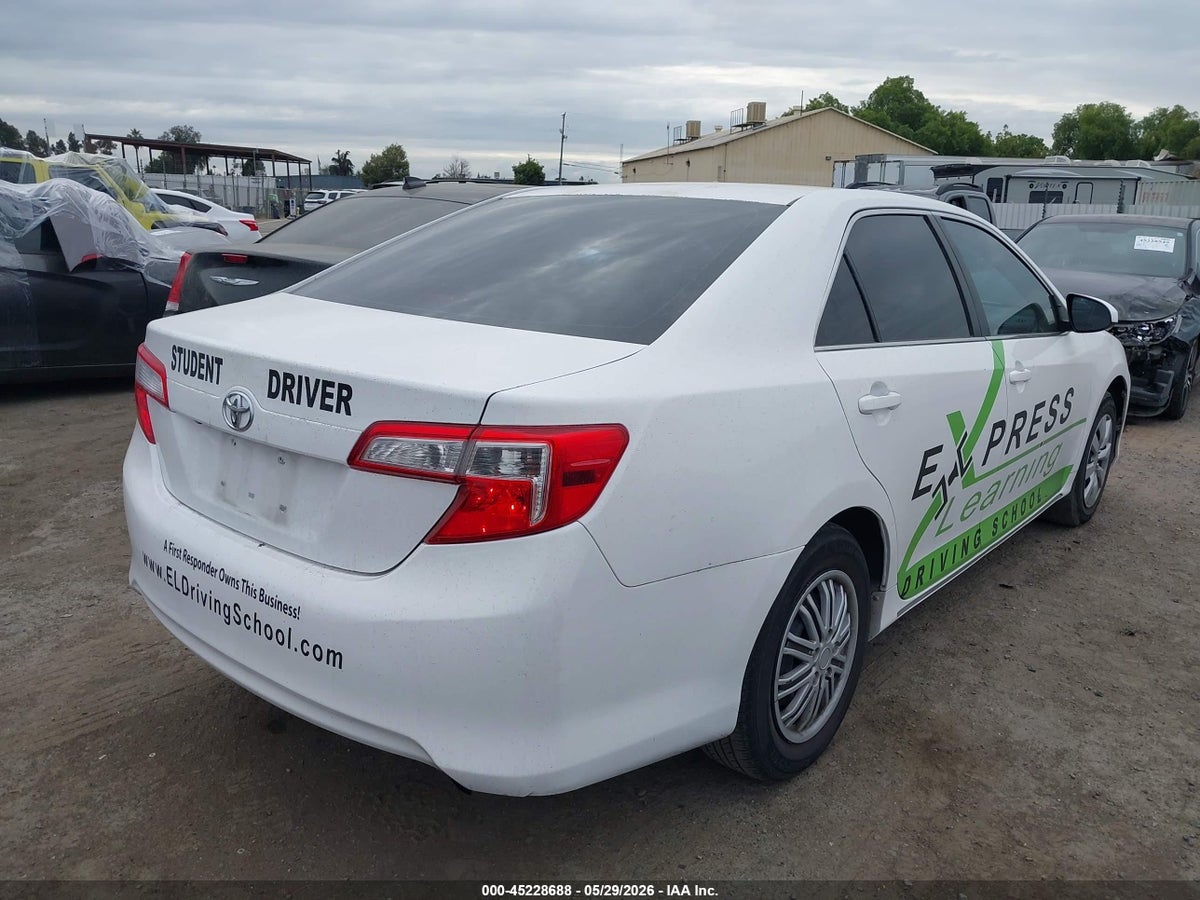 2014 TOYOTA CAMRY LE — снимка 4