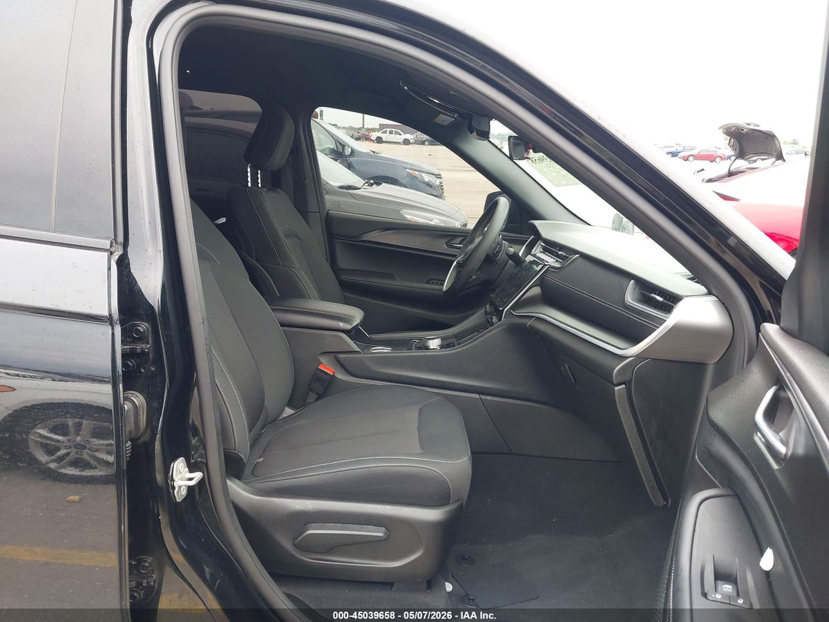2025 JEEP GRAND CHEROKEE LAREDO 4X2 — снимка 5