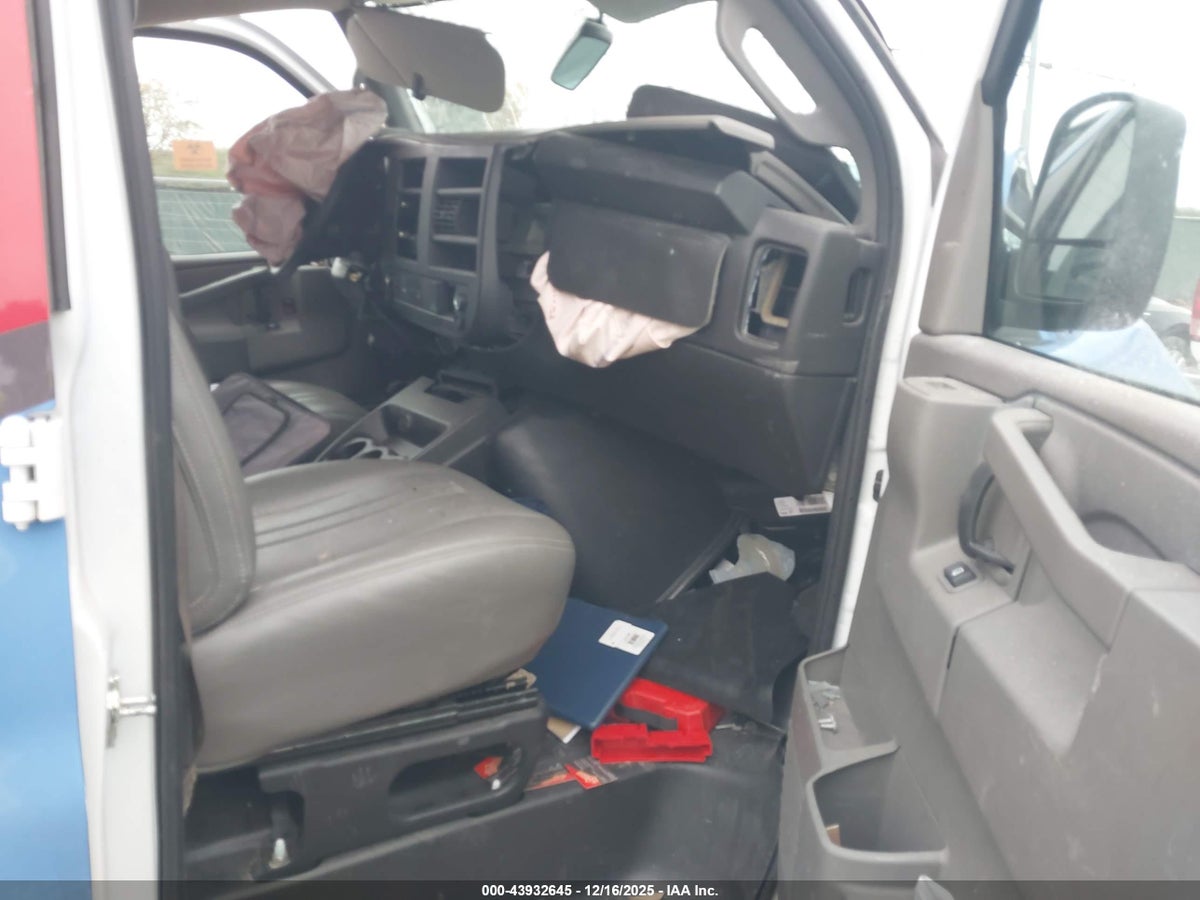 2024 CHEVROLET EXPRESS CARGO RWD 2500 REGULAR WHEELBASE WT — снимка 5