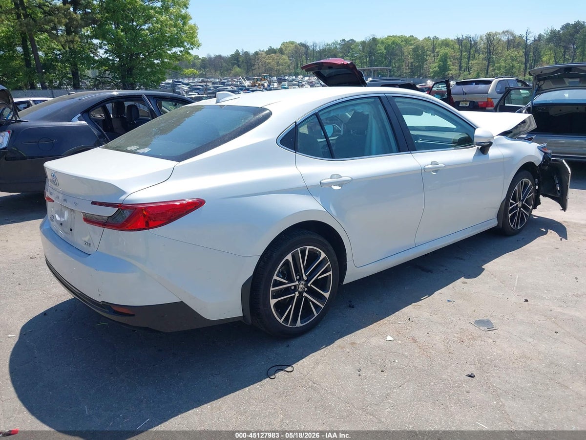 2025 TOYOTA CAMRY XLE — снимка 4