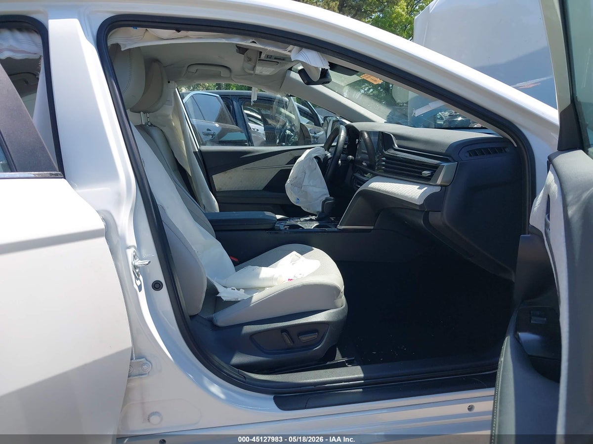 2025 TOYOTA CAMRY XLE — снимка 5
