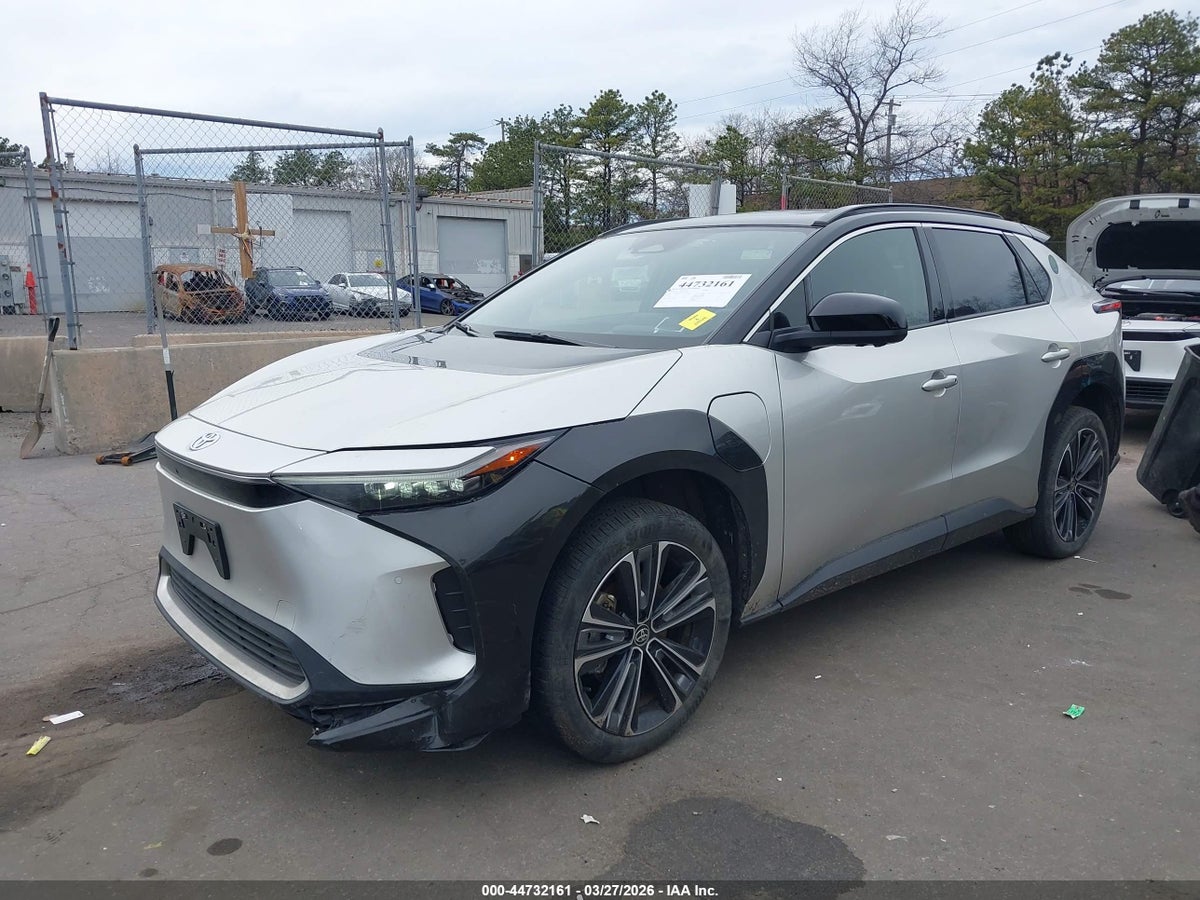 2023 TOYOTA BZ4X LIMITED — снимка 2