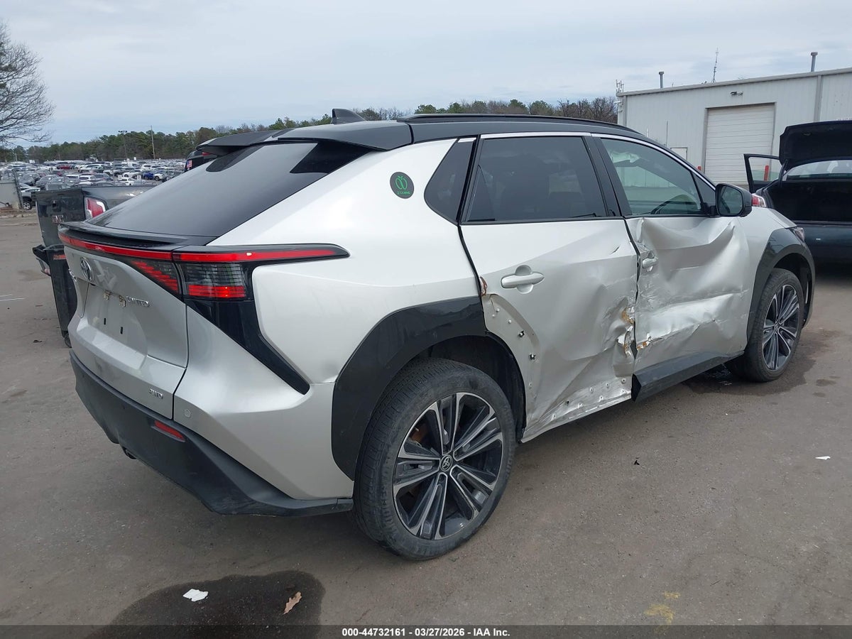 2023 TOYOTA BZ4X LIMITED — снимка 4