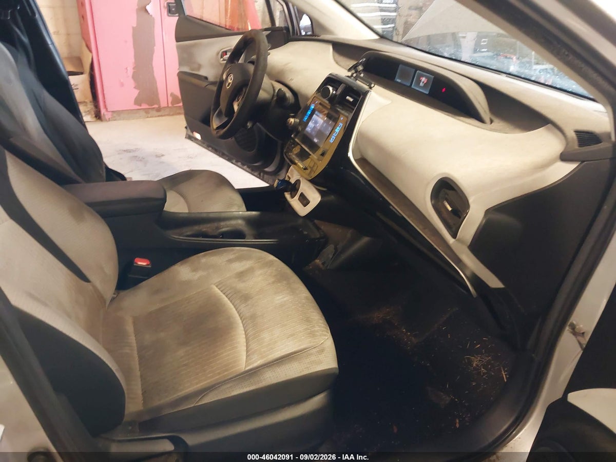 2016 TOYOTA PRIUS TWO — снимка 5