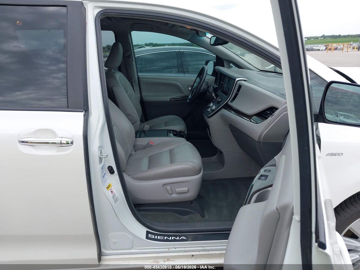 2017 TOYOTA SIENNA XLE 7 PASSENGER — снимка 5