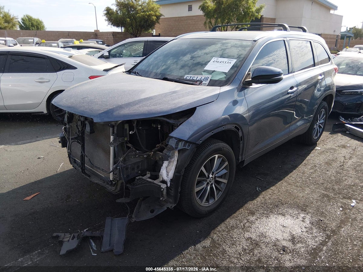 2019 TOYOTA HIGHLANDER XLE — снимка 2