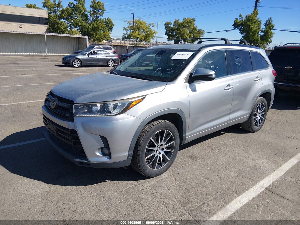 2017 TOYOTA HIGHLANDER SE — снимка 2