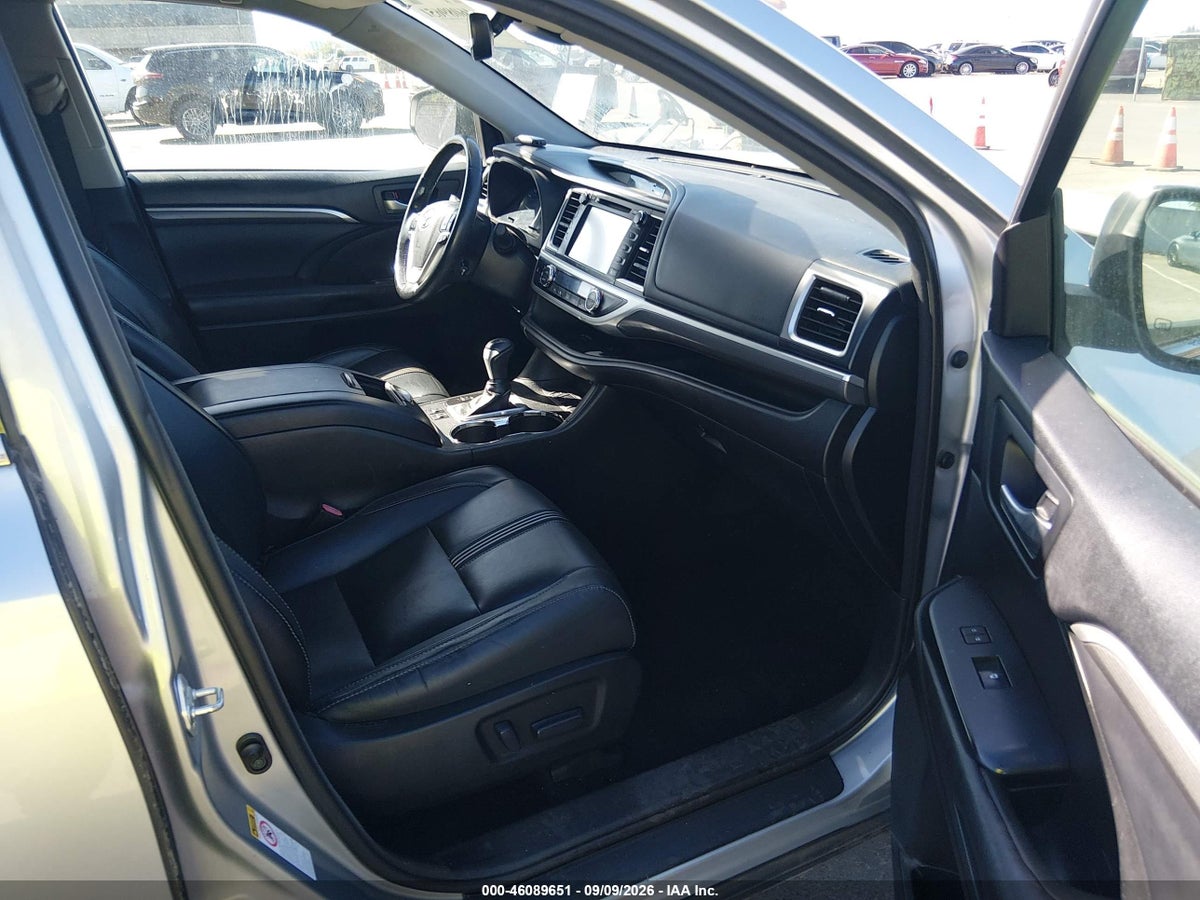 2017 TOYOTA HIGHLANDER SE — снимка 5