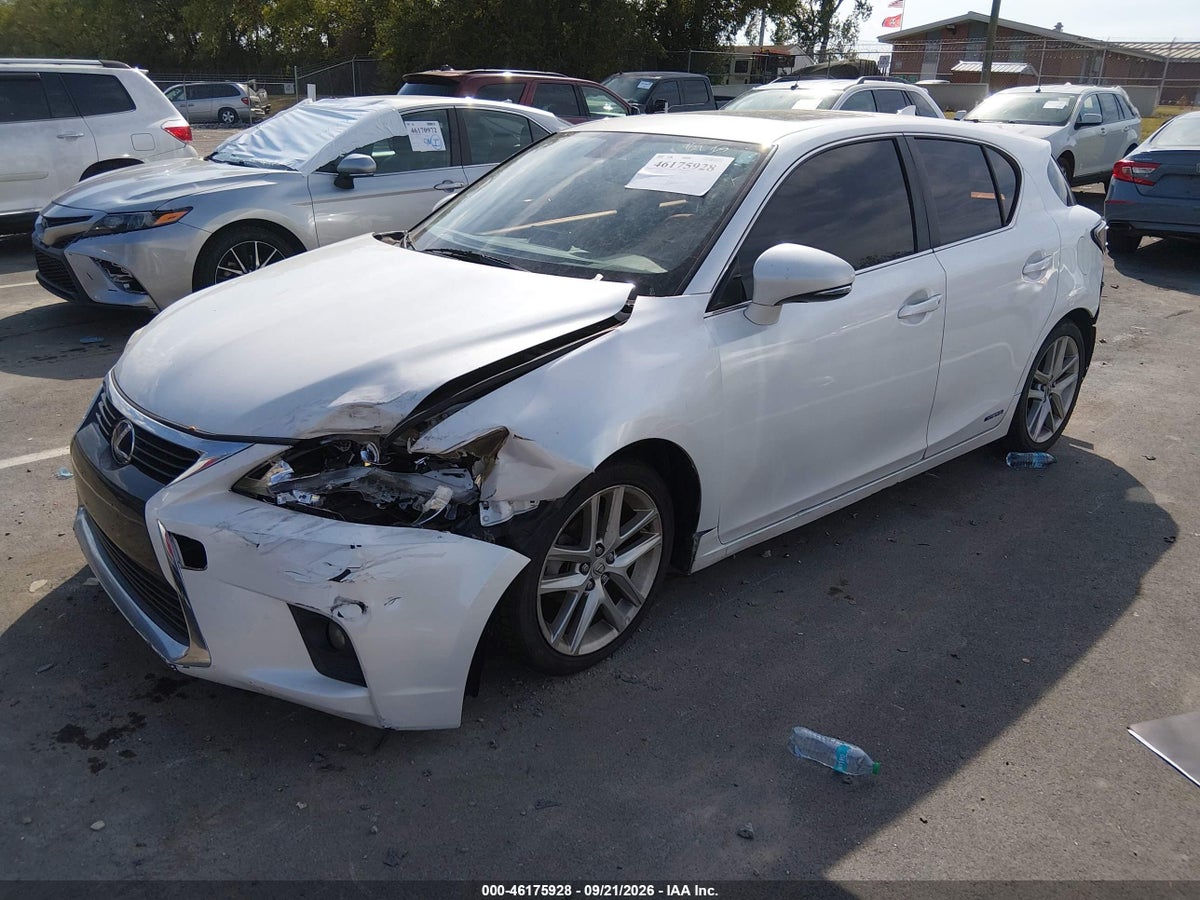 2017 LEXUS CT 200H — photo 2