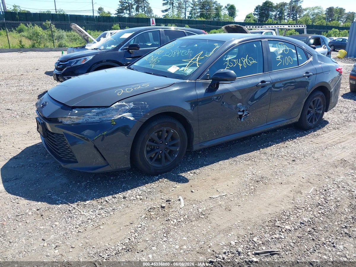 2025 TOYOTA CAMRY LE — снимка 2