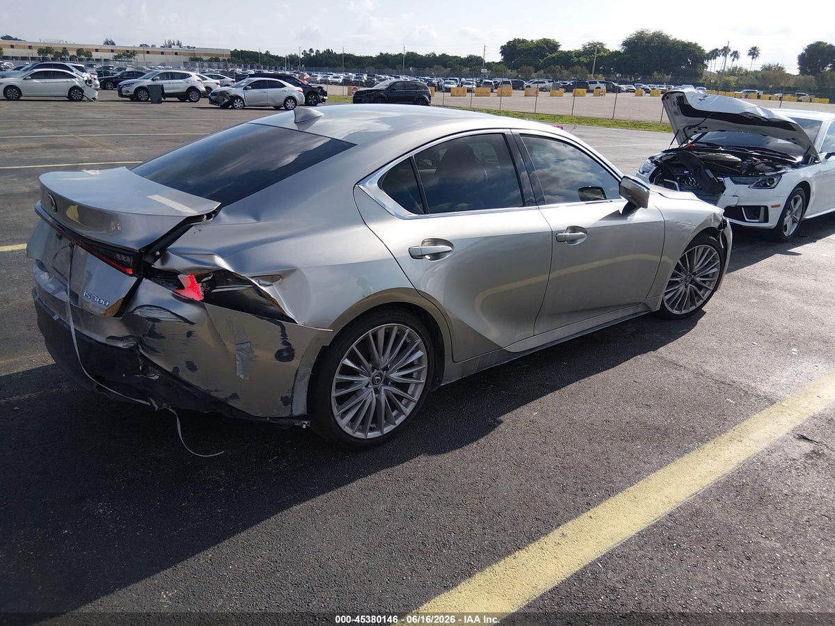 2023 LEXUS IS 300 — снимка 4