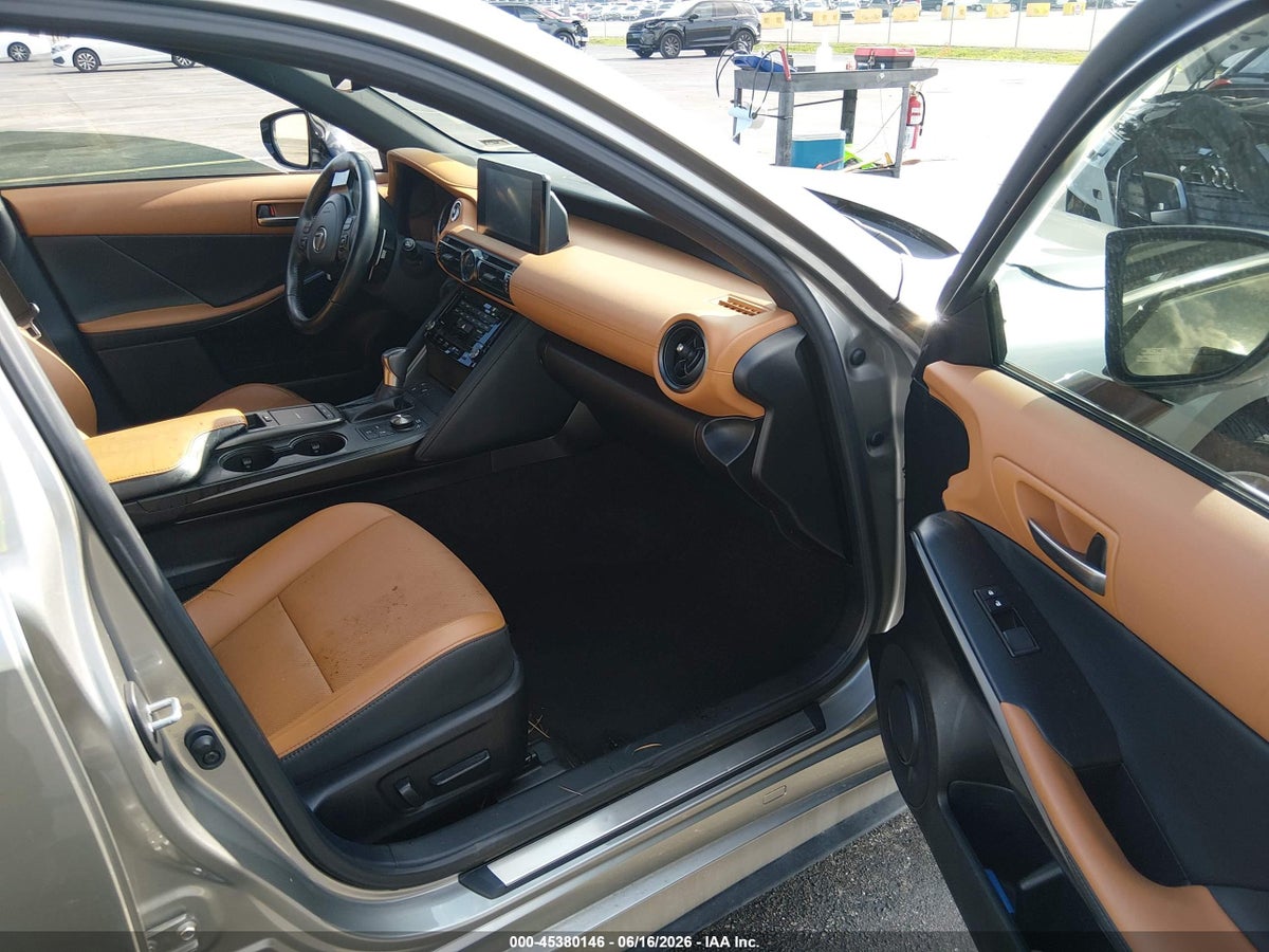 2023 LEXUS IS 300 — снимка 5