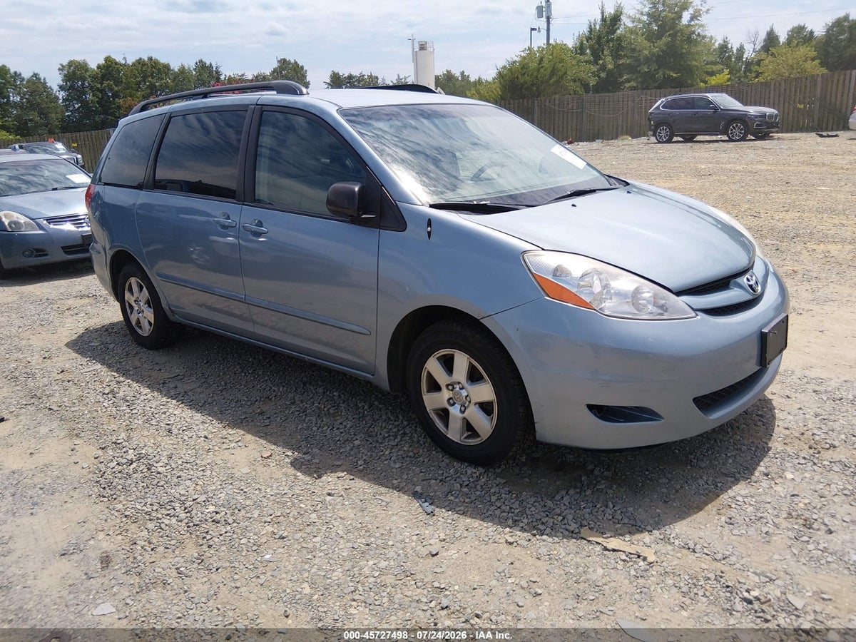 2010 TOYOTA SIENNA LE