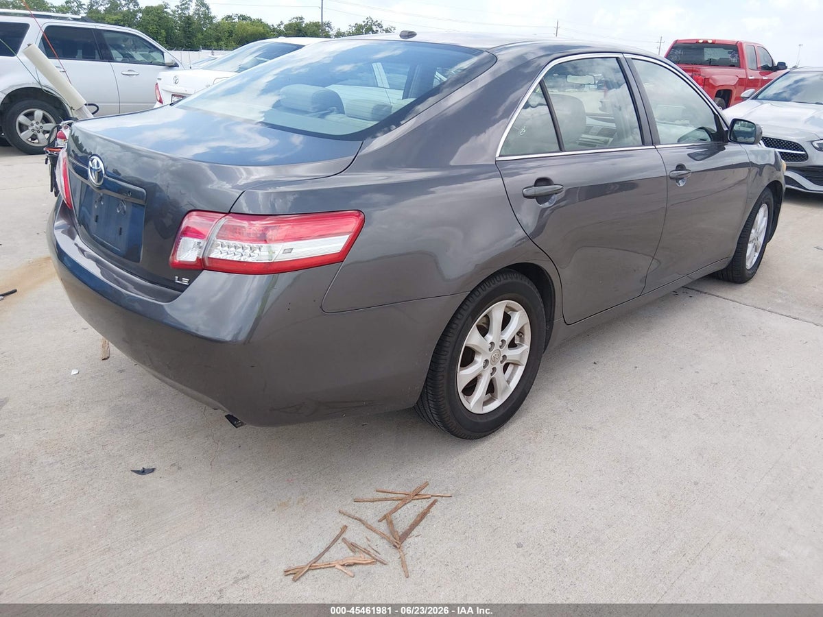 2011 TOYOTA CAMRY LE — снимка 4