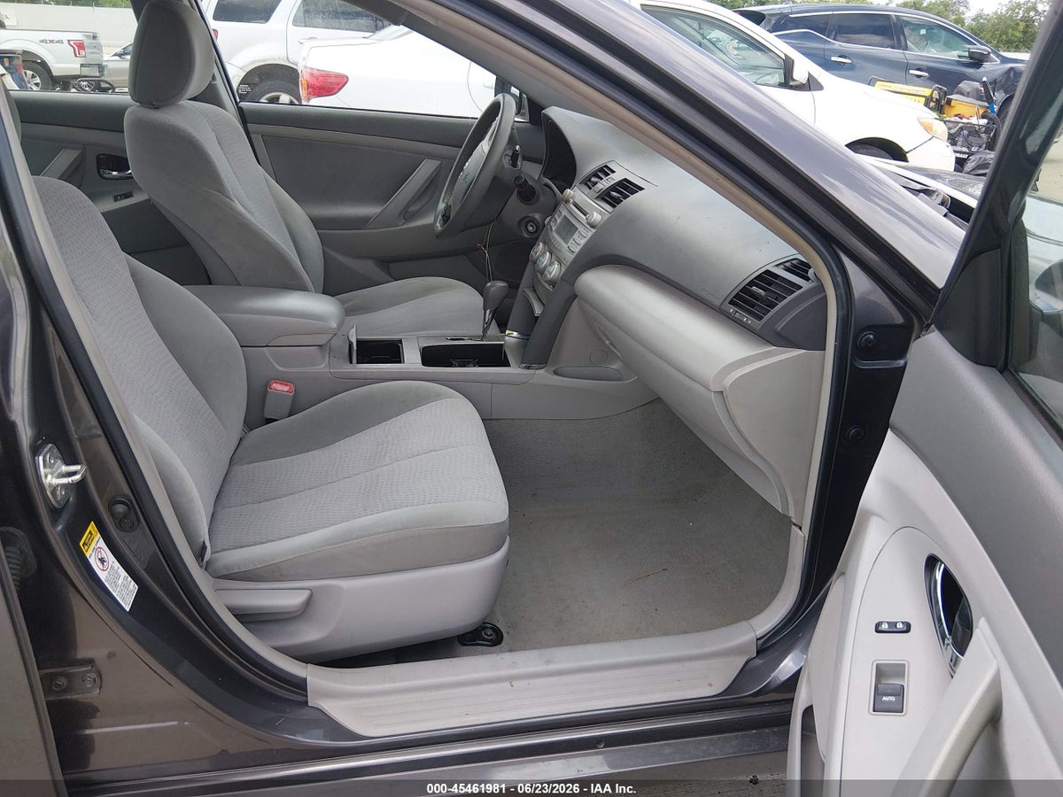 2011 TOYOTA CAMRY LE — снимка 5