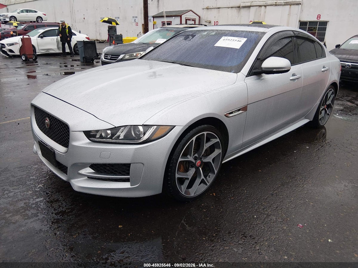 2017 JAGUAR XE 20D R-SPORT — photo 2