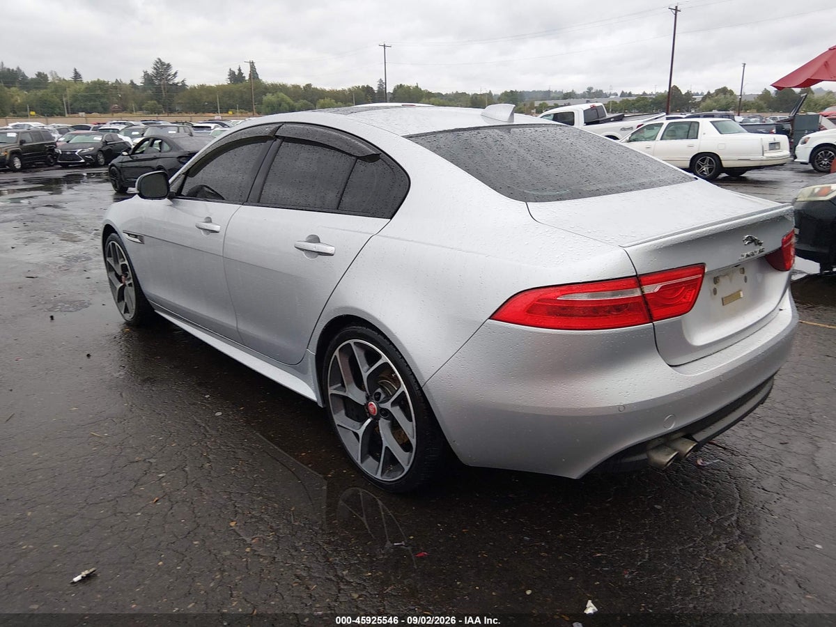 2017 JAGUAR XE 20D R-SPORT — photo 3